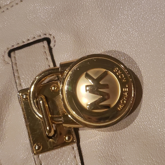 Micheal Kors large cream purse - Picture 11 of 11